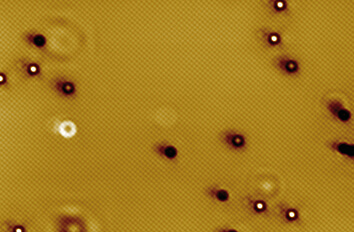 mK STM Image with Atomic Resolution  cryogenic nanopositioner  ANPz51 LT